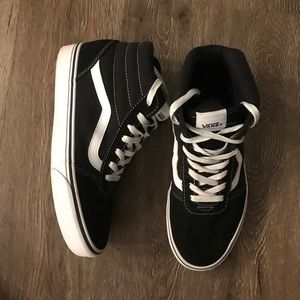 “Sk8 Hi” Black/white Vans